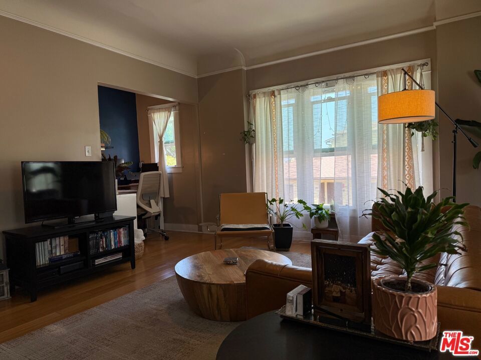 Photo of Listing #25573175