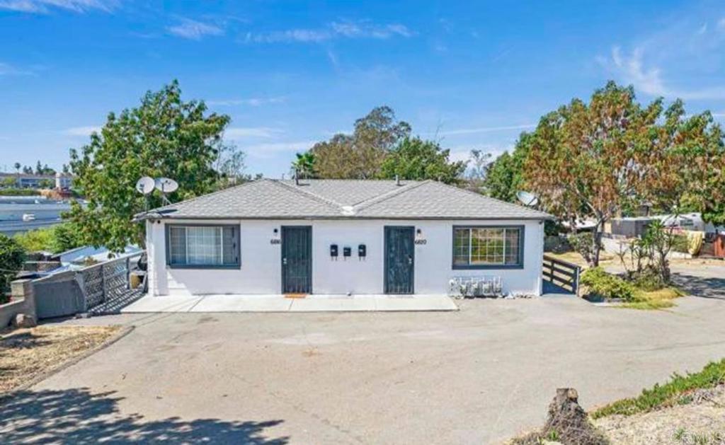 Photo of Listing #PTP2505907