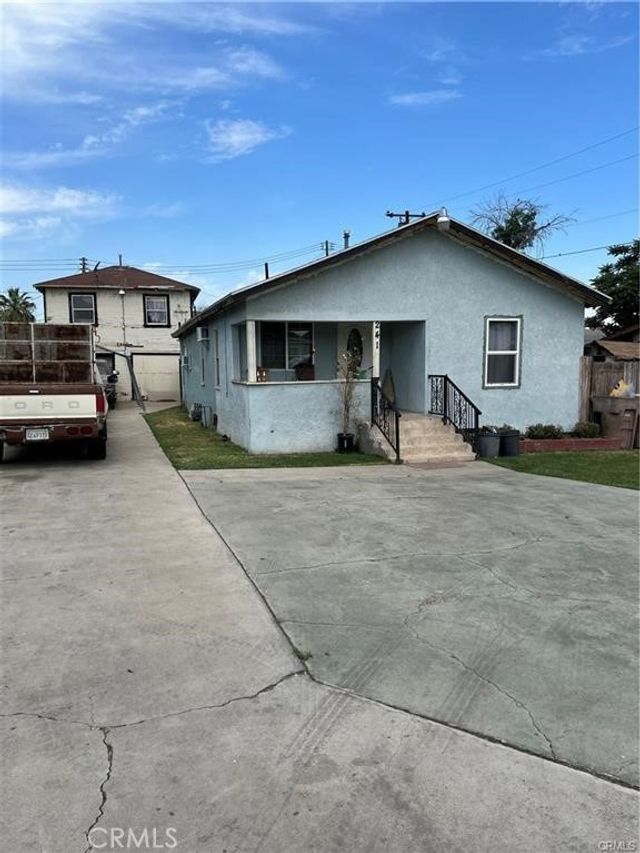 241 L Street, Bakersfield