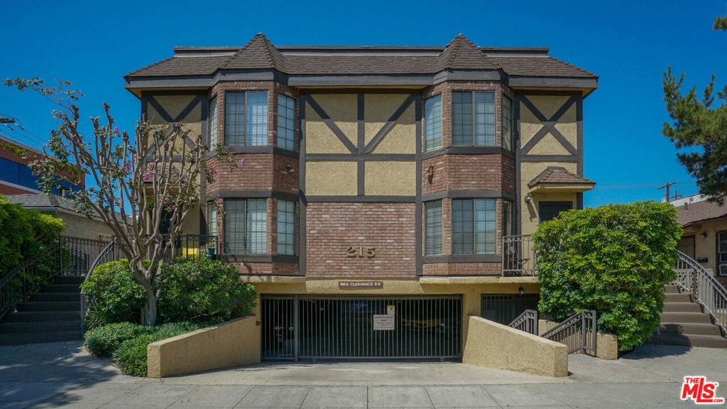 Photo of Listing #25577599