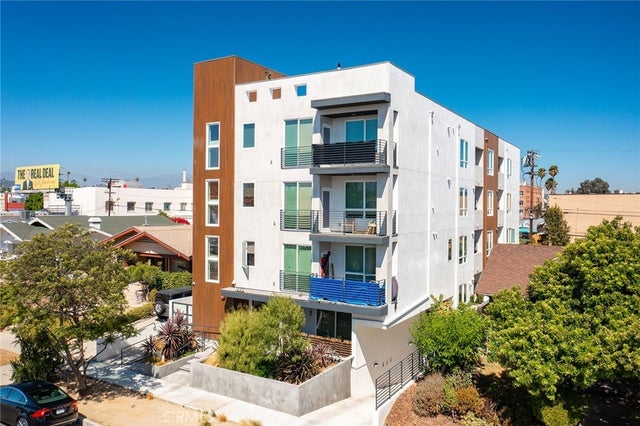 222 N Manhattan Place, Los Angeles