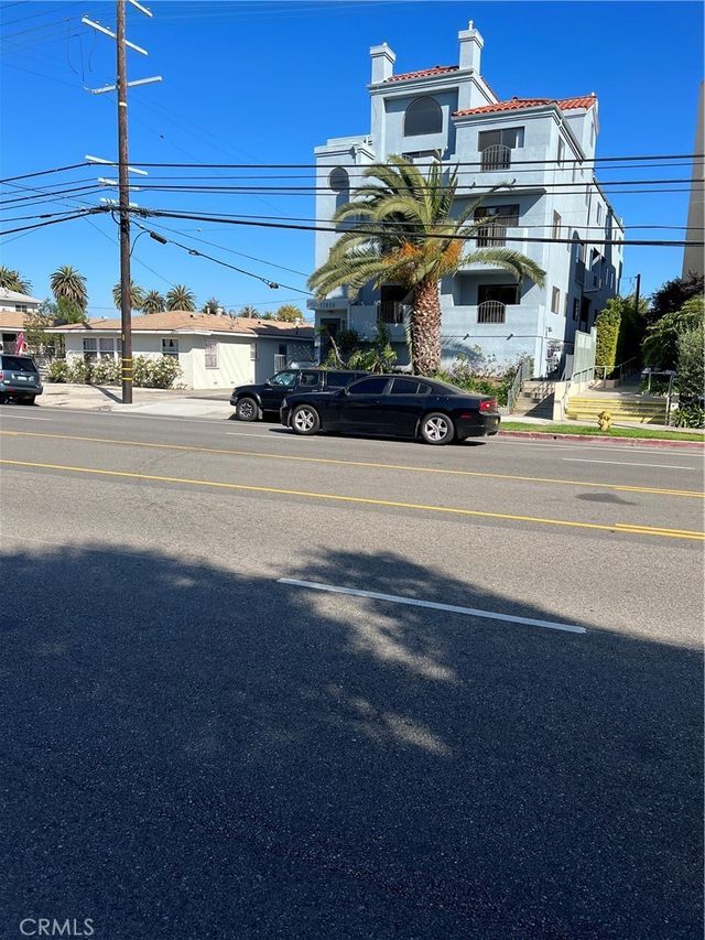 11852 Washington Place, Mar Vista
