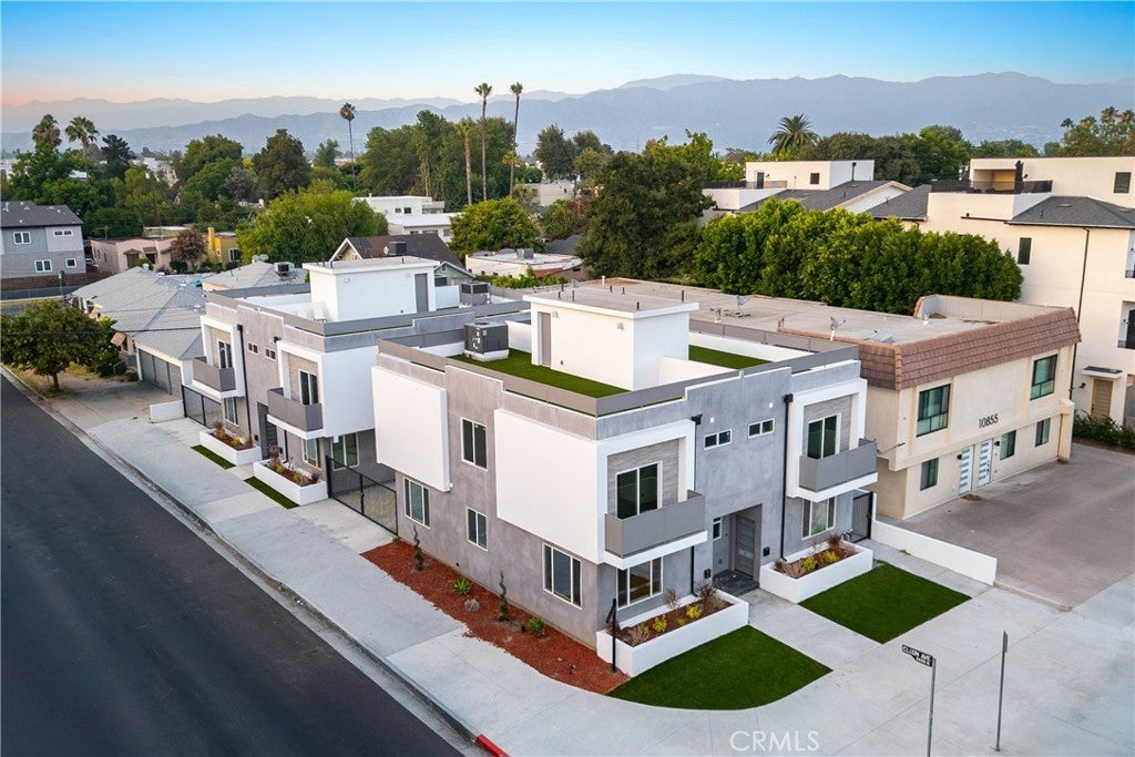 Photo of Listing #DW25192097