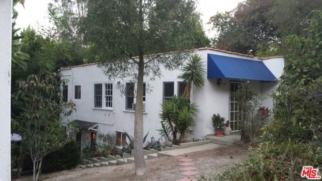 3754 Fredonia Drive, Los Angeles