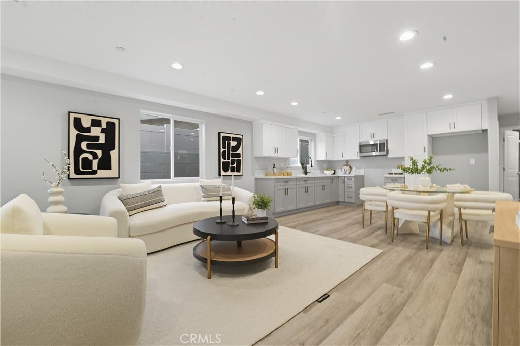 Photo of Listing #DW25194510