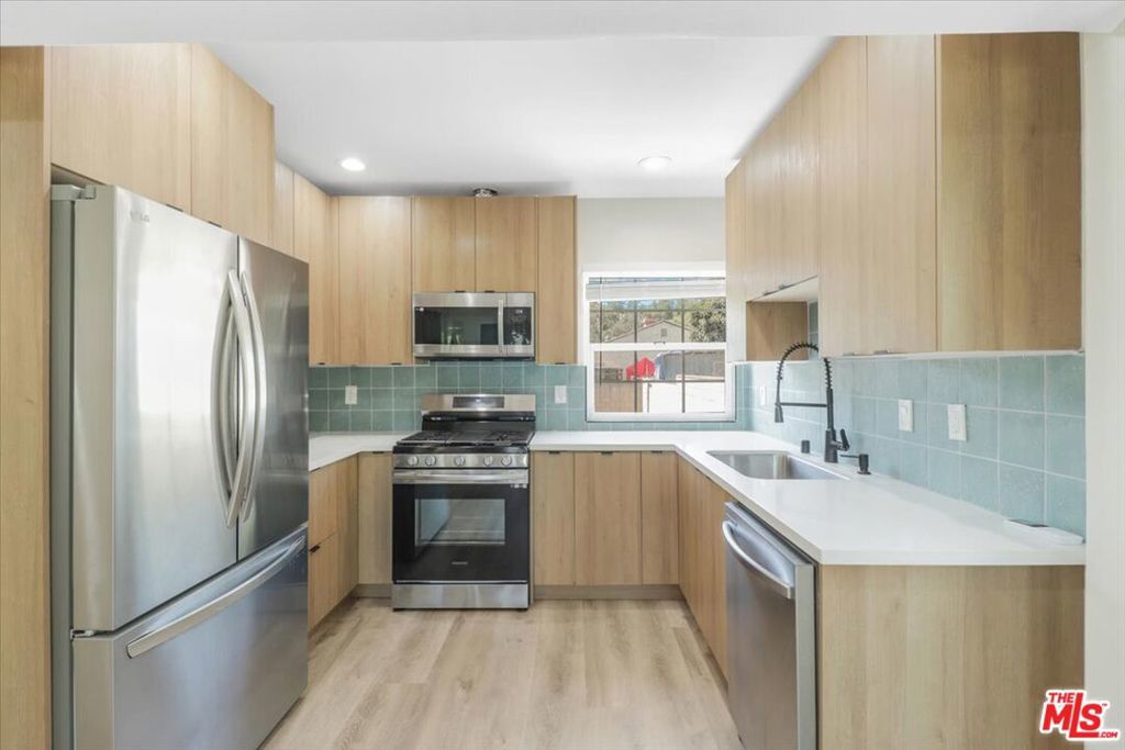 Photo of Listing #25584825