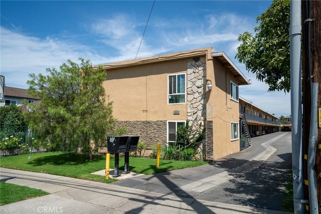 1003 W Bishop Street, Santa Ana