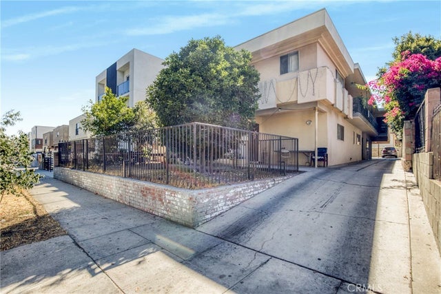 6651 Beck Avenue, Hollywood