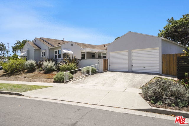 7803 Flight Ave, Los Angeles