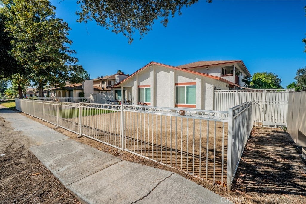 Photo of Listing #DW25242577