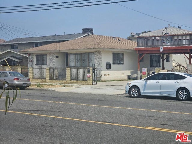 1461 W 108th Street, Los Angeles