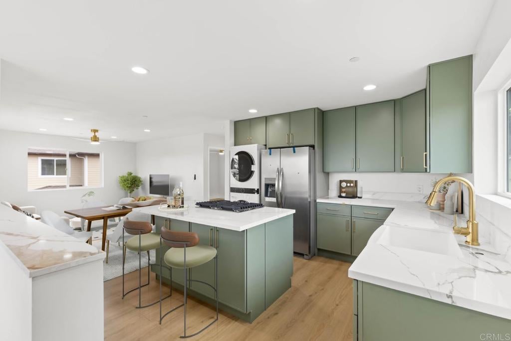 Photo of Listing #PTP2507972