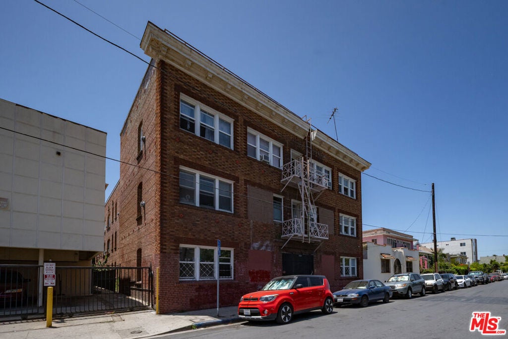 Photo of Listing #25607319