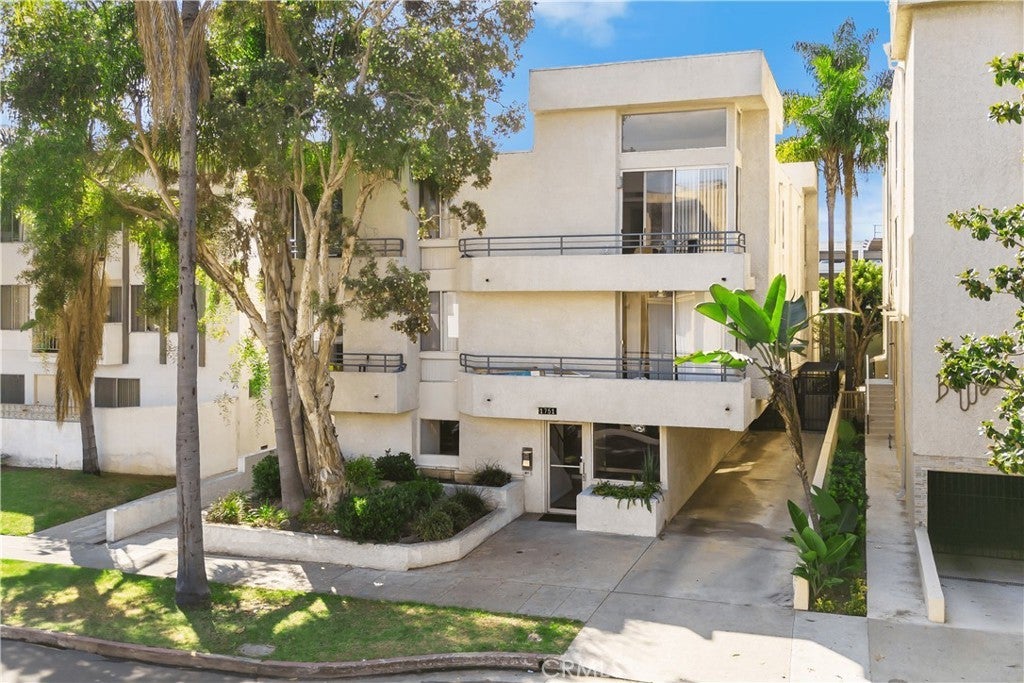 Photo of Listing #SB25243173