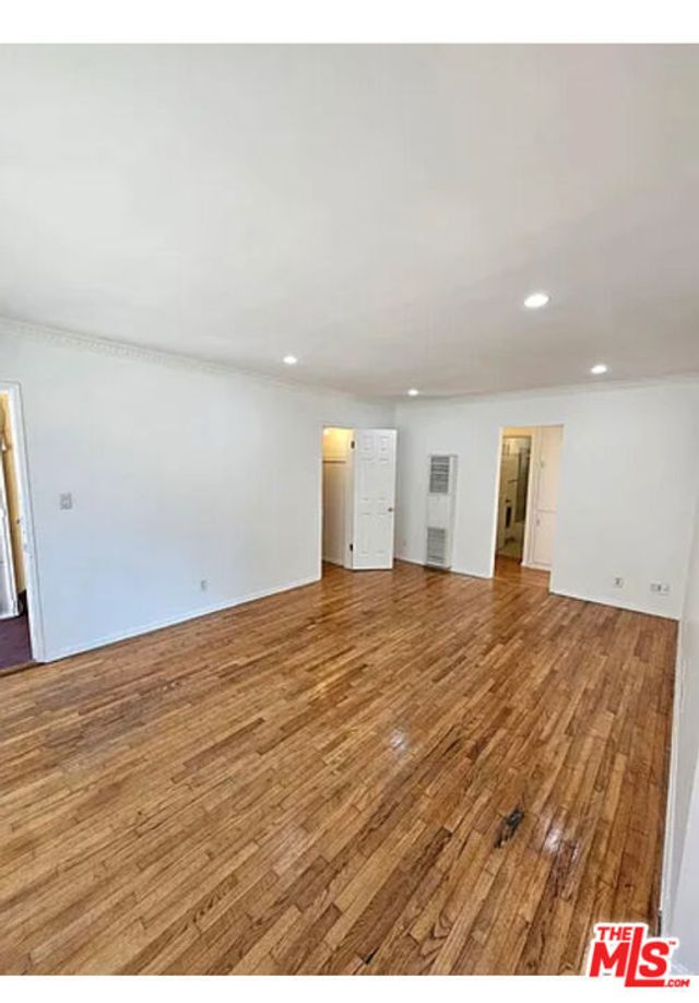 3125 S Durango Avenue, Los Angeles