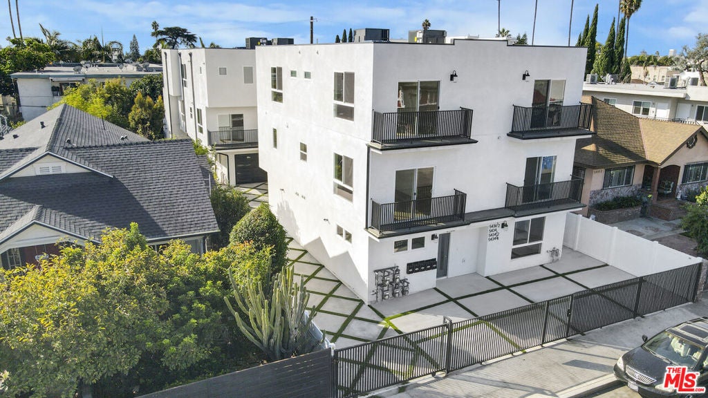 Photo of Listing #25611553