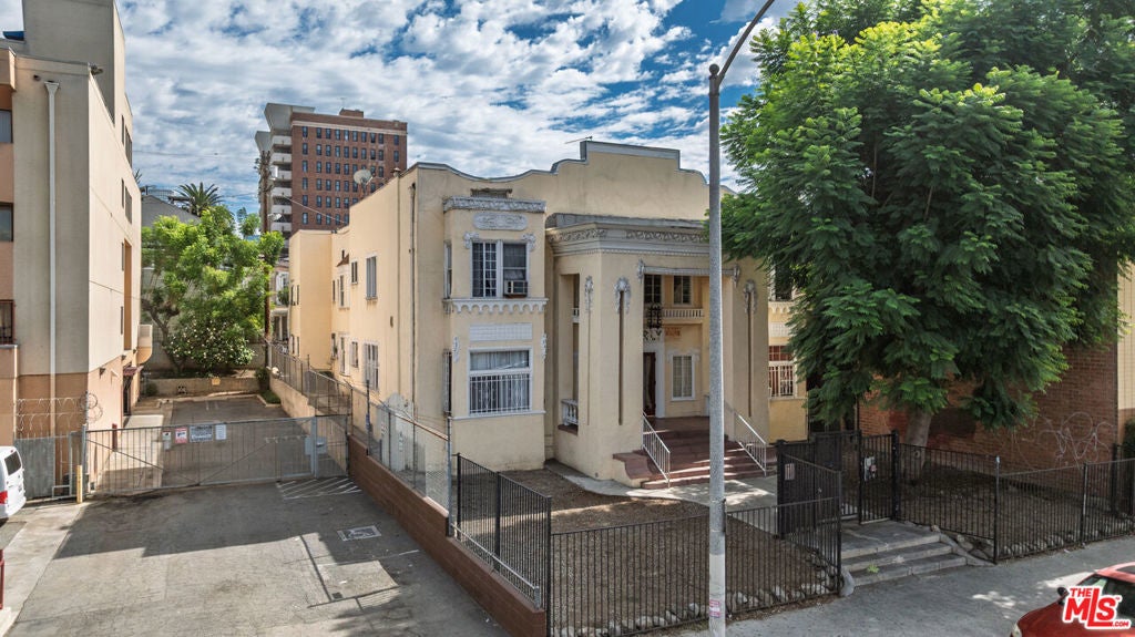 Photo of Listing #25612223