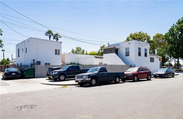 13000 Paramount, Downey