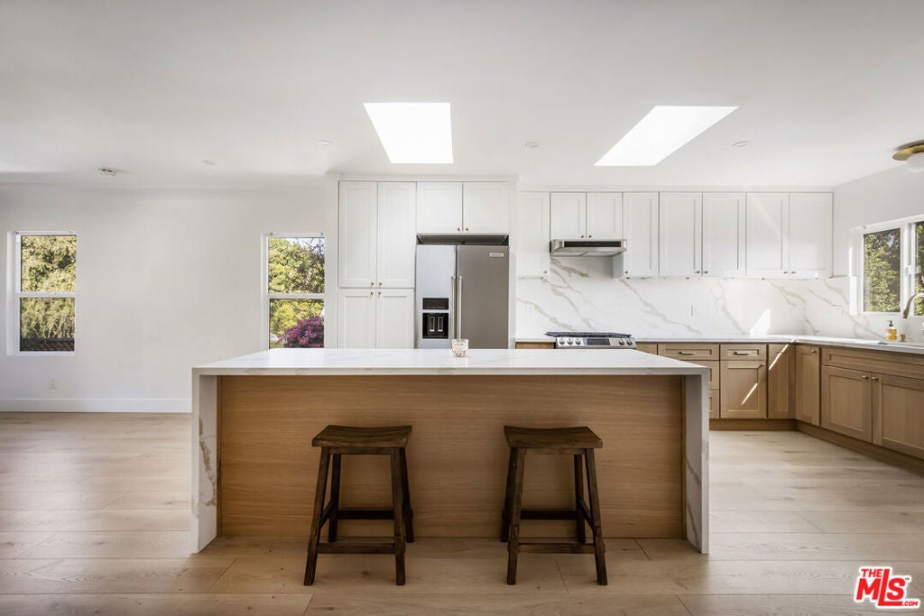 Photo of Listing #25615267