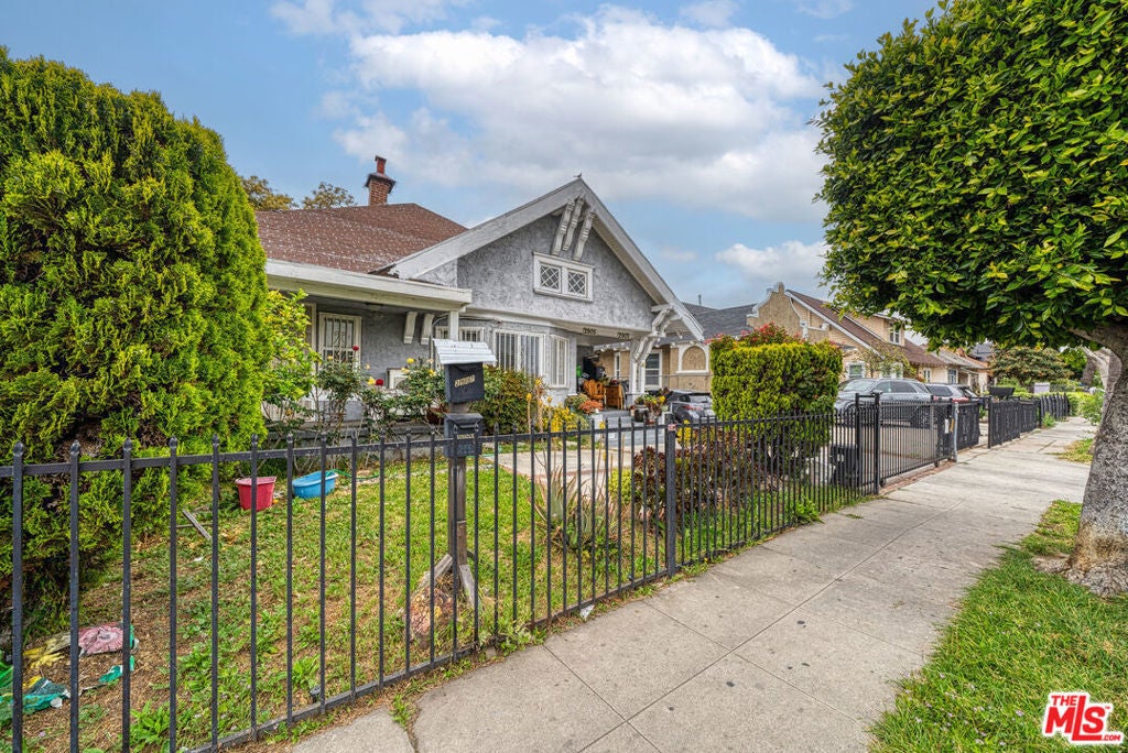 Photo of Listing #25617541