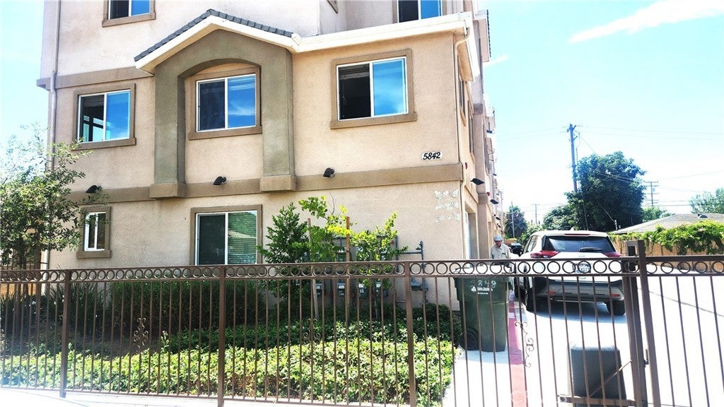 Photo of Listing #PW25262282