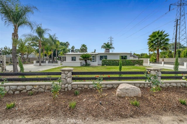 9950 La Docena, Pico Rivera