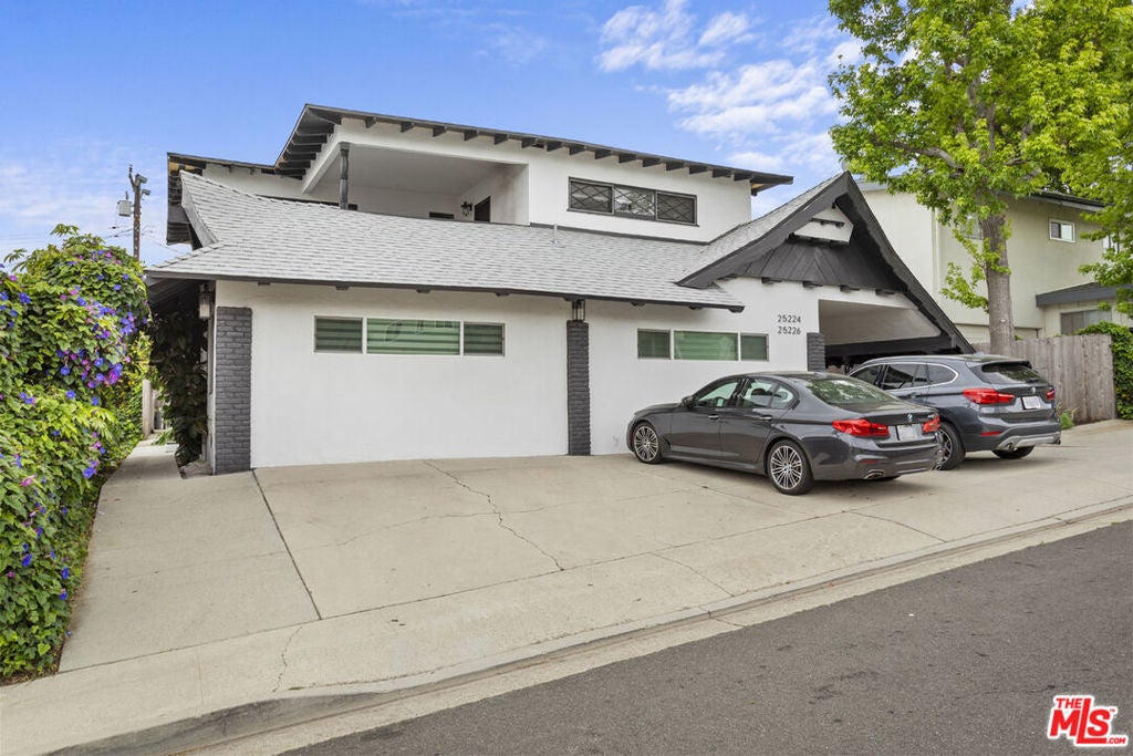 Photo of Listing #25620887