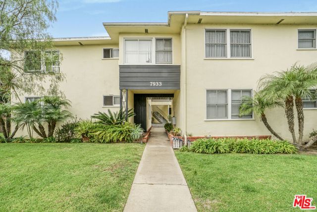 7933 Alverstone Avenue, Los Angeles