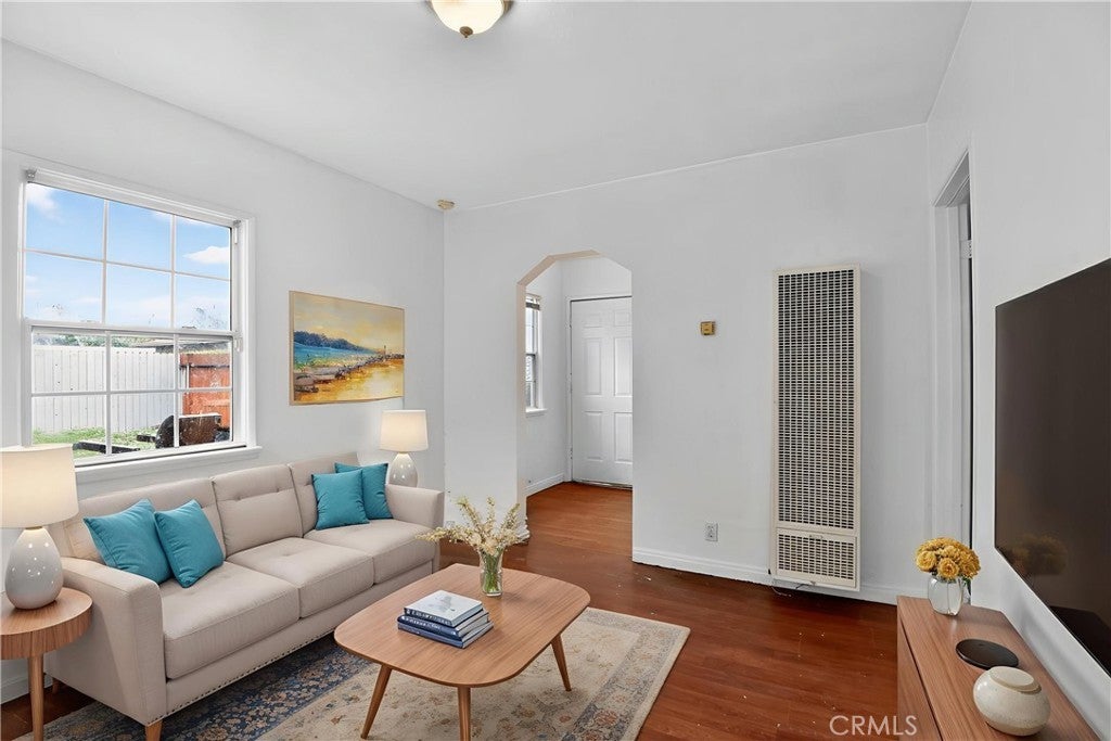 Photo of Listing #SR25263792