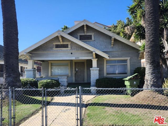 4305 S Flower Street, Los Angeles