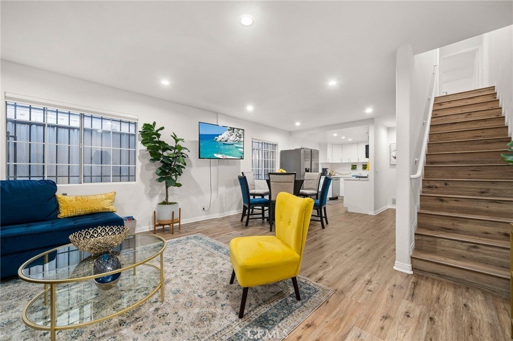 Photo of Listing #DW25269749