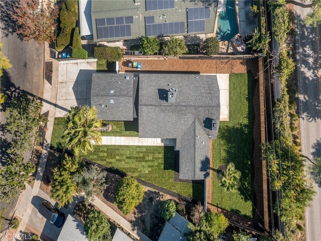 20528 & 20526 Hamlin Street, Winnetka