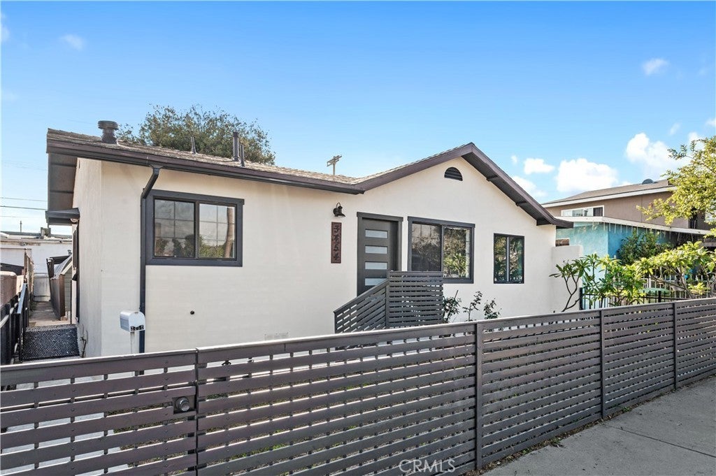 Photo of Listing #DW25271649