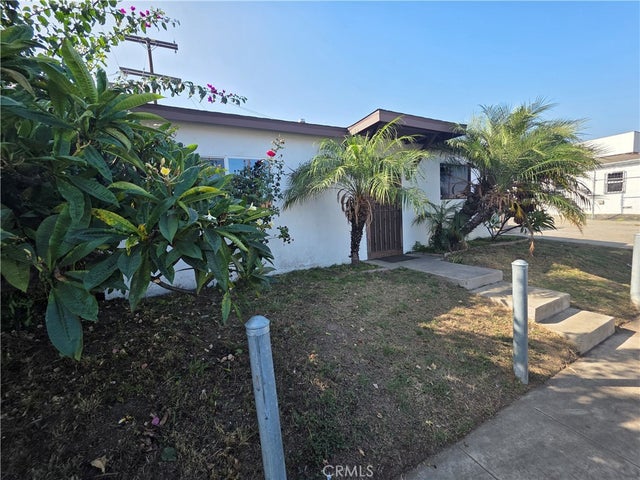 16811 Lakewood Boulevard, Bellflower