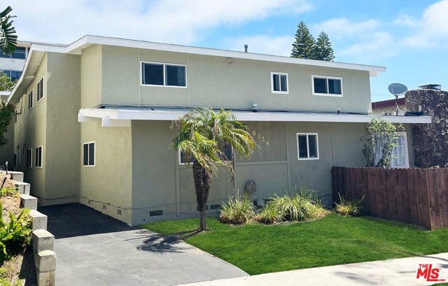 8324 W Manchester Avenue, Playa Del Rey