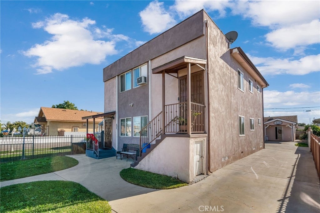 Photo of Listing #SB25282064