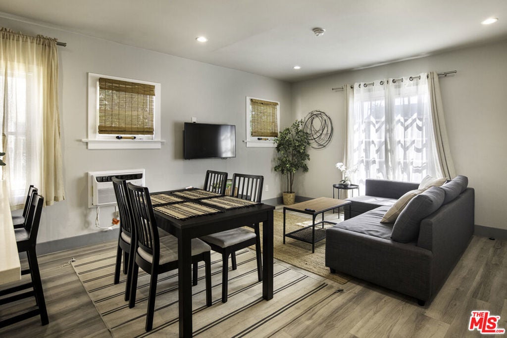 Photo of Listing #26633725