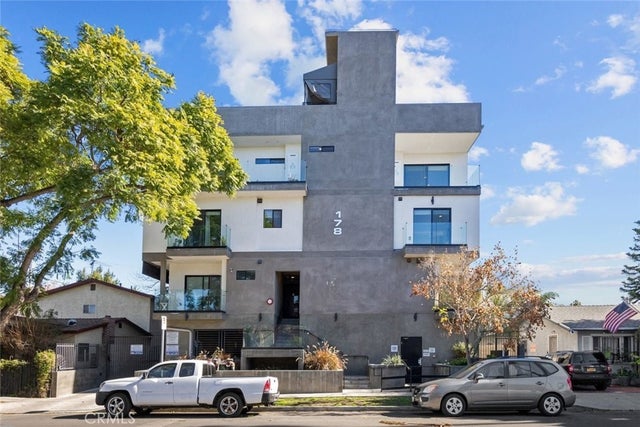 178 Alexandria Avenue, Los Angeles