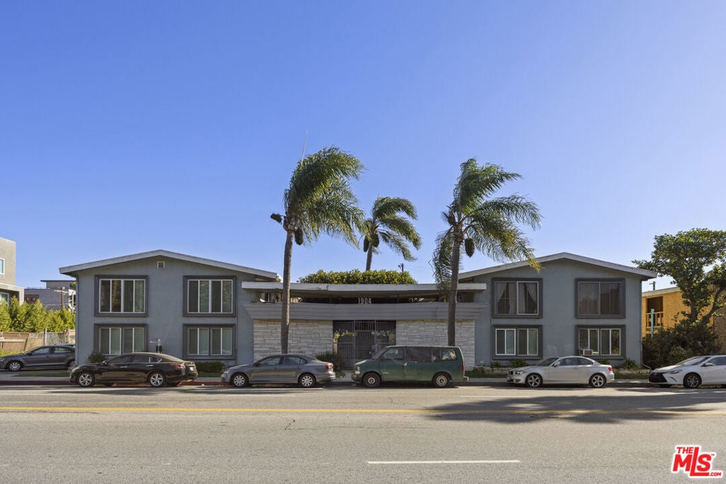 Photo of Listing #26637245