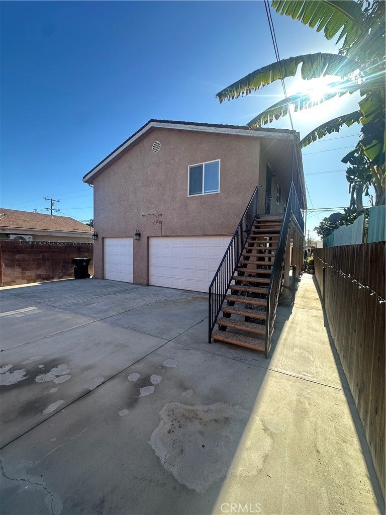 1230 E 68th St, Los Angeles