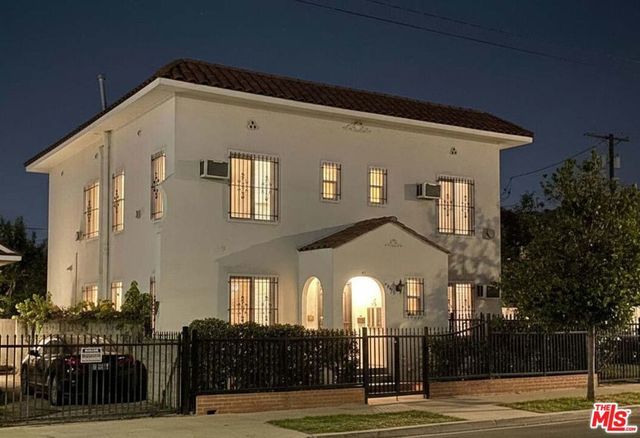 1046 S Kenmore Avenue, Los Angeles