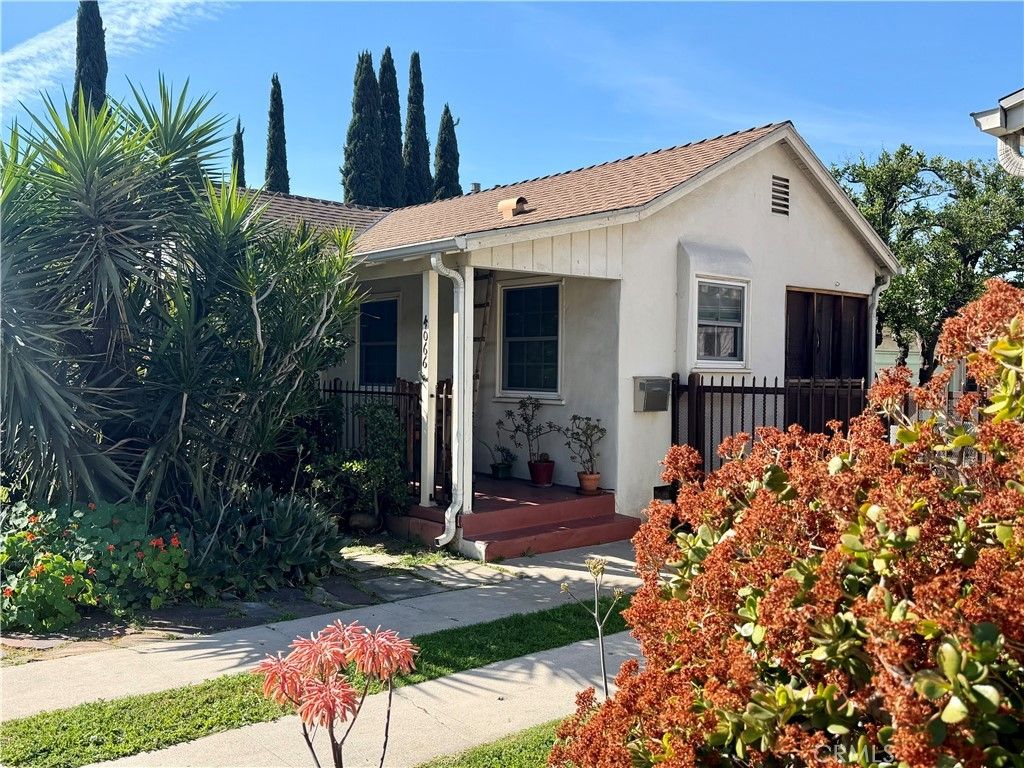 4064 Perlita, Los Angeles