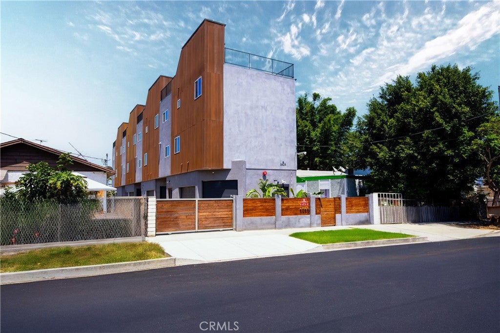 Photo of Listing #DW26025952