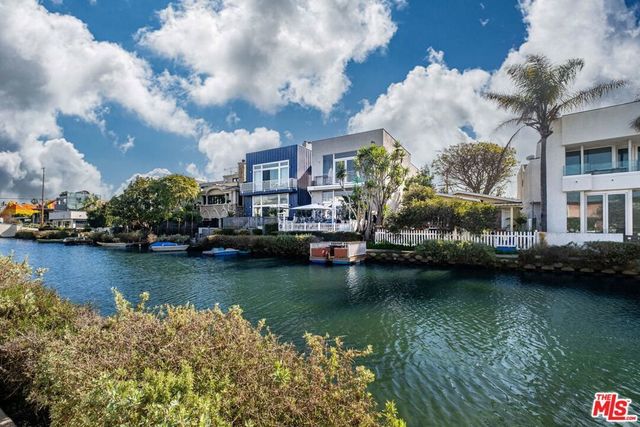 224 Linnie Canal, Venice