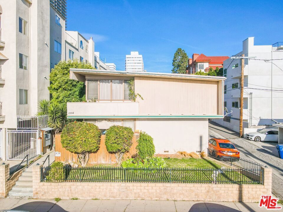 Photo of Listing #26649275