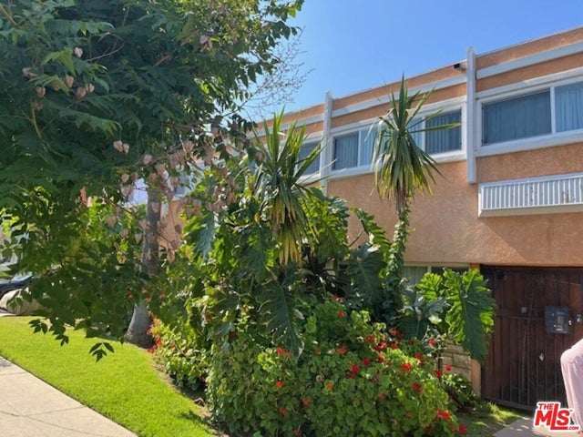 4901 August Street, Los Angeles