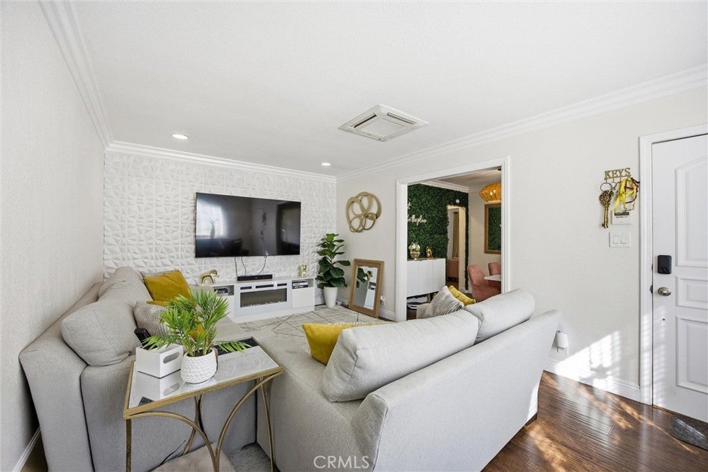 Photo of Listing #SB26030018