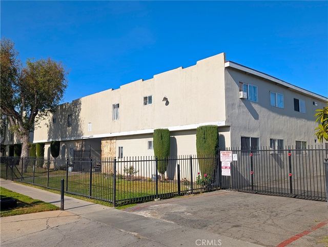 1221 W Brook, Santa Ana