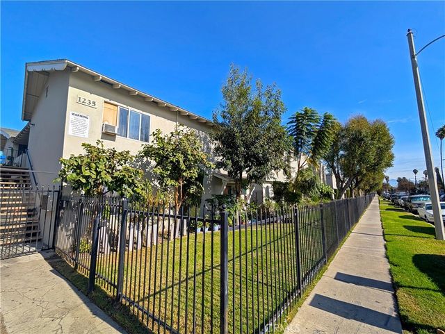 1239 Brook Street W, Santa Ana