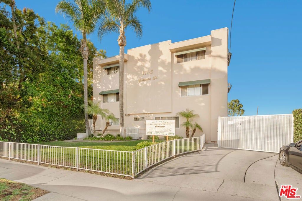 Photo of Listing #26650877